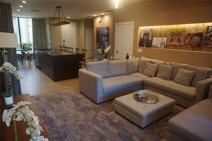 Image No.15-4 Bed Townhouse for sale