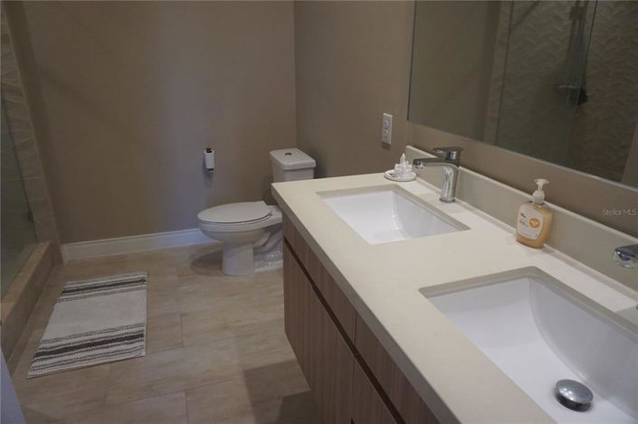 Image No.21-4 Bed Townhouse for sale