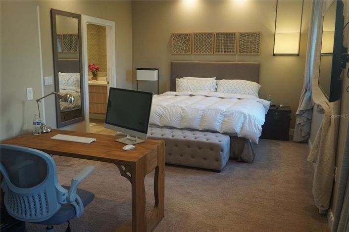 Image No.24-4 Bed Townhouse for sale