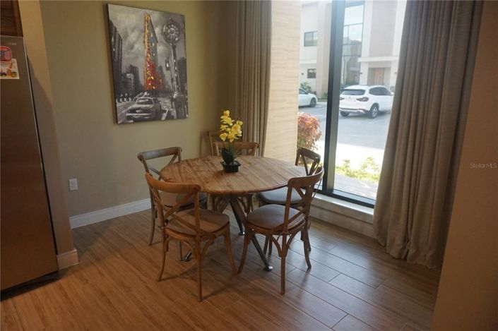 Image No.9-4 Bed Townhouse for sale