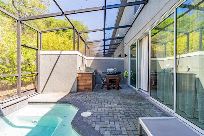 Image No.12-4 Bed Townhouse for sale