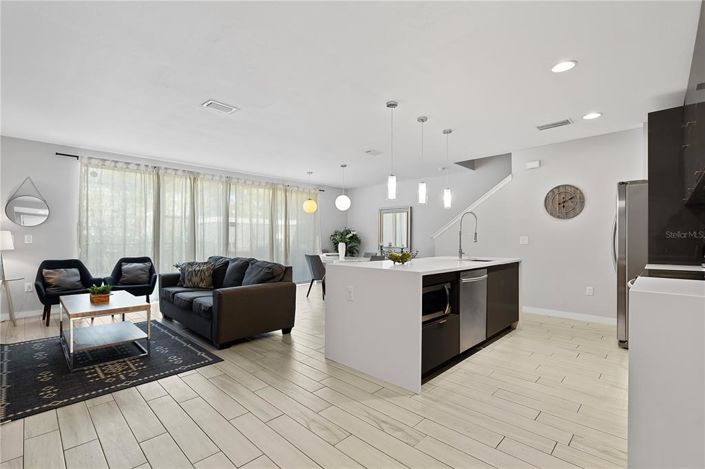 Image No.7-4 Bed Townhouse for sale