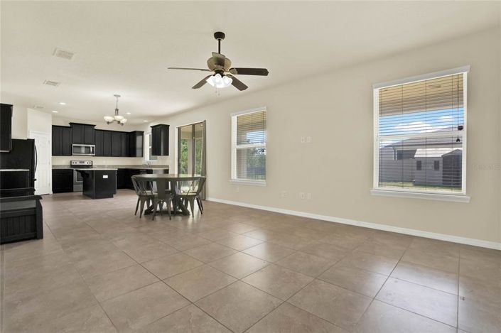 Image No.5-Propriété de 5 chambres à vendre à Kissimmee