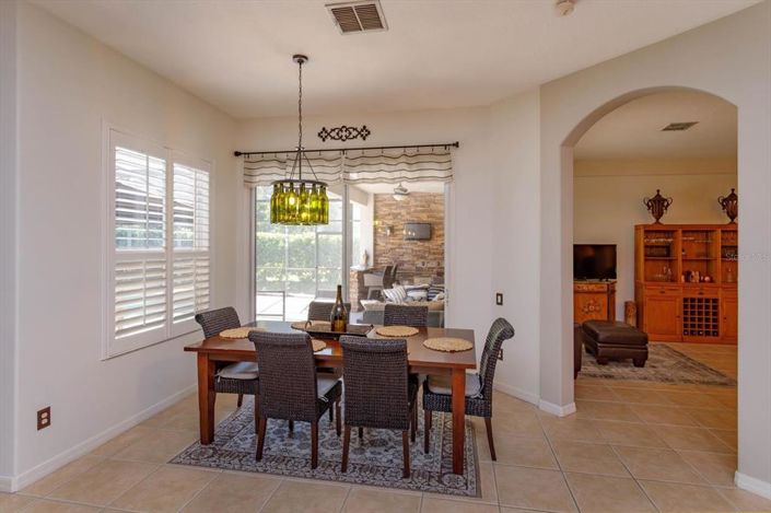 Image No.16-4 Bed Property for sale