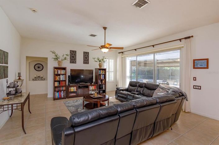 Image No.18-4 Bed Property for sale