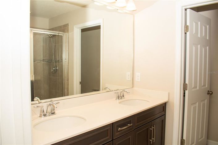 Image No.57-4 Bed Property for sale