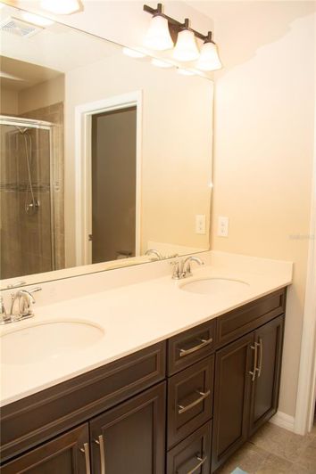 Image No.58-4 Bed Property for sale