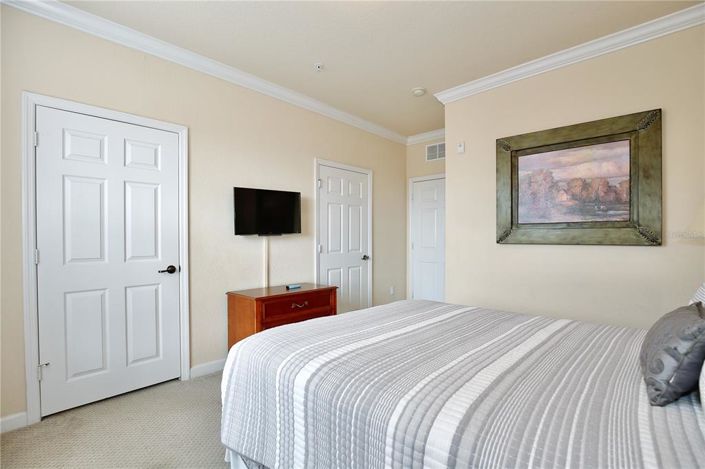 Image No.12-3 Bed Property for sale