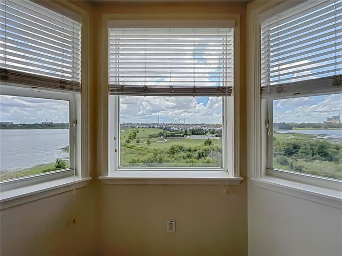 Image No.12-3 Bed Property for sale