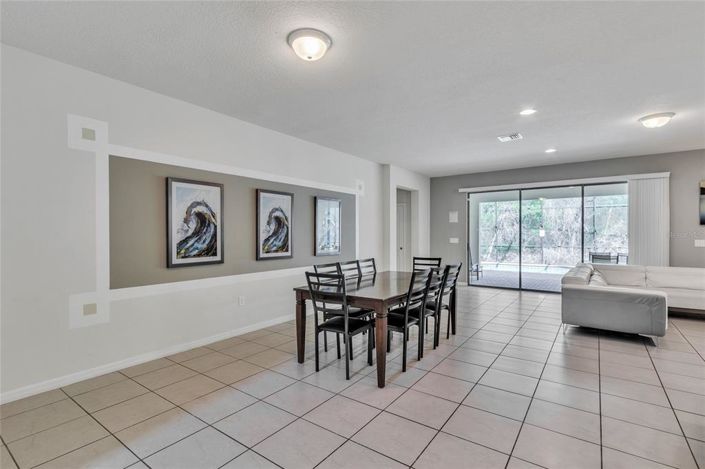 Image No.8-Propriété de 8 chambres à vendre à Kissimmee