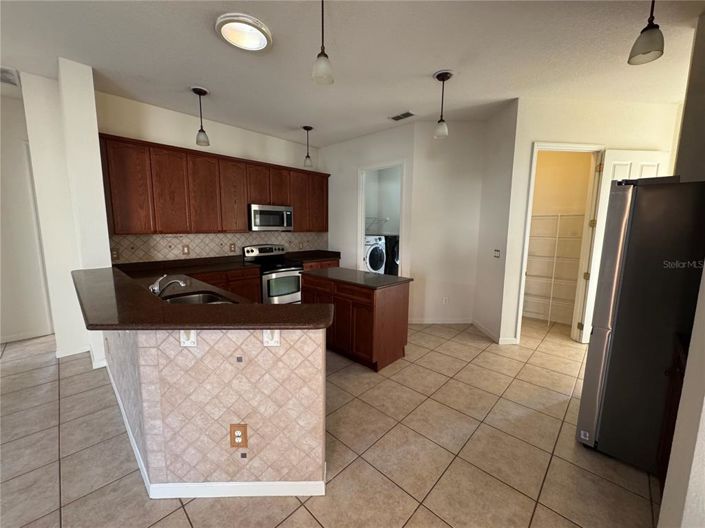 Image No.11-4 Bed Property for sale