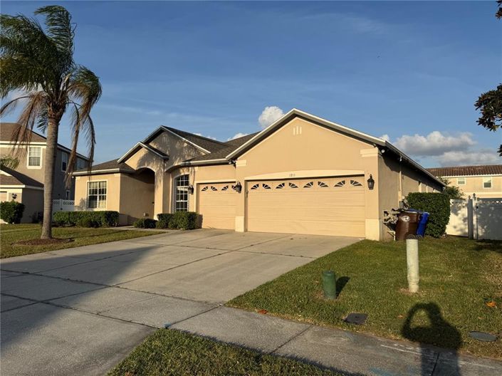 Image No.4-4 Bed Property for sale