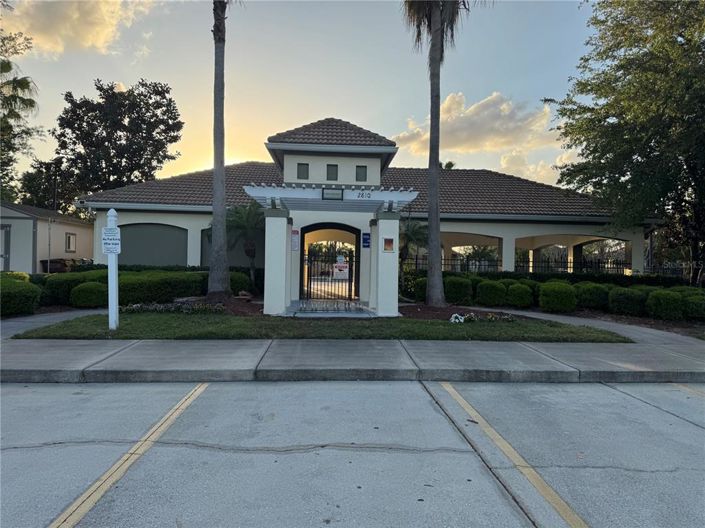 Image No.43-4 Bed Property for sale