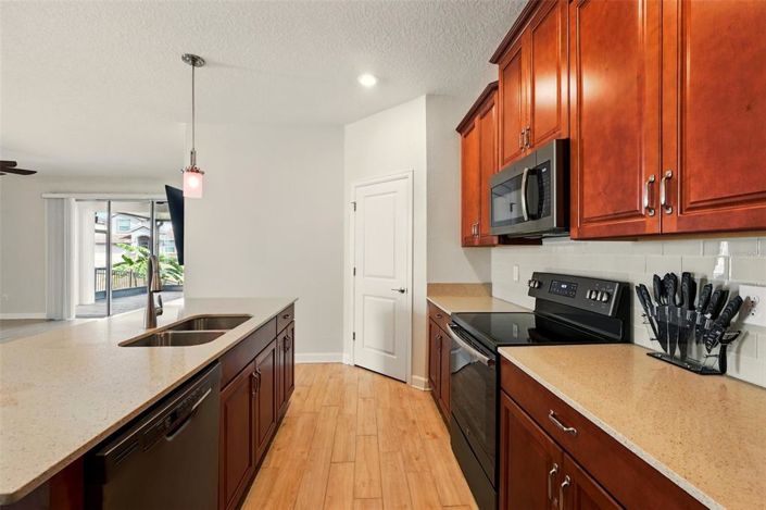 Image No.10-4 Bed Property for sale