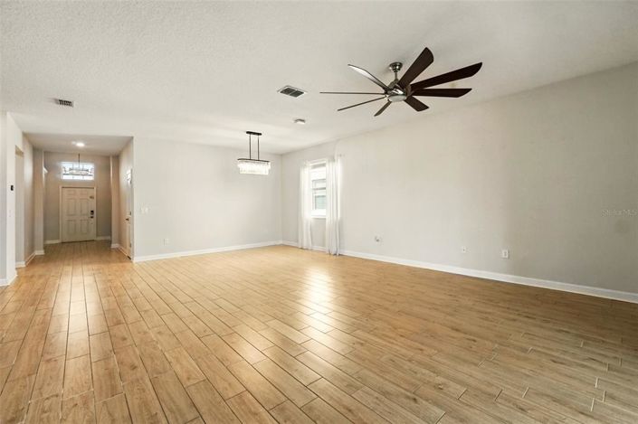 Image No.3-4 Bed Property for sale