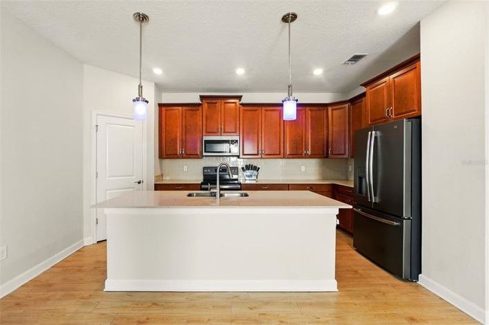 Image No.4-4 Bed Property for sale