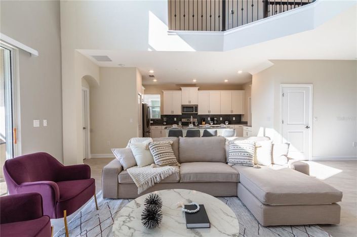 Image No.10-5 Bed Property for sale