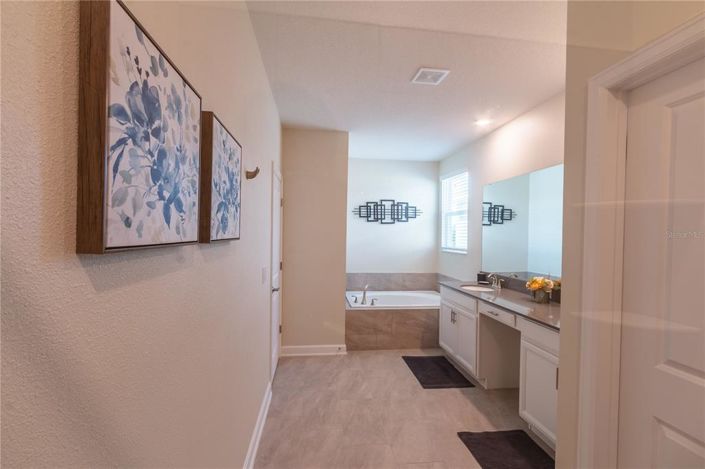 Image No.24-5 Bed Property for sale