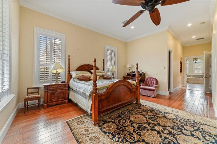 Image No.13-6 Bed Property for sale