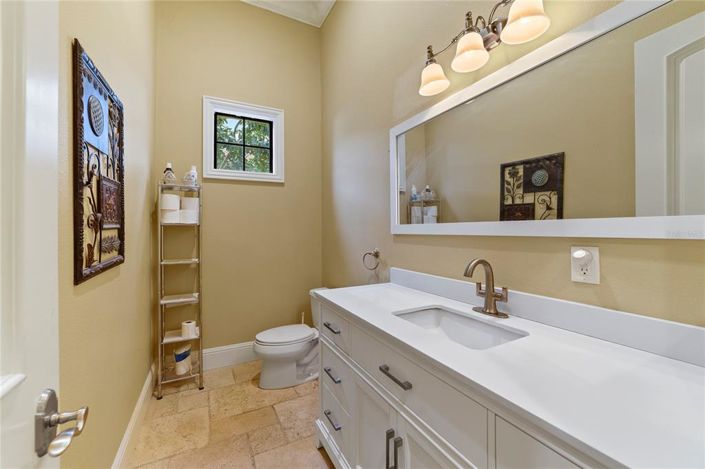 Image No.16-6 Bed Property for sale