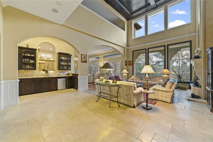 Image No.3-6 Bed Property for sale