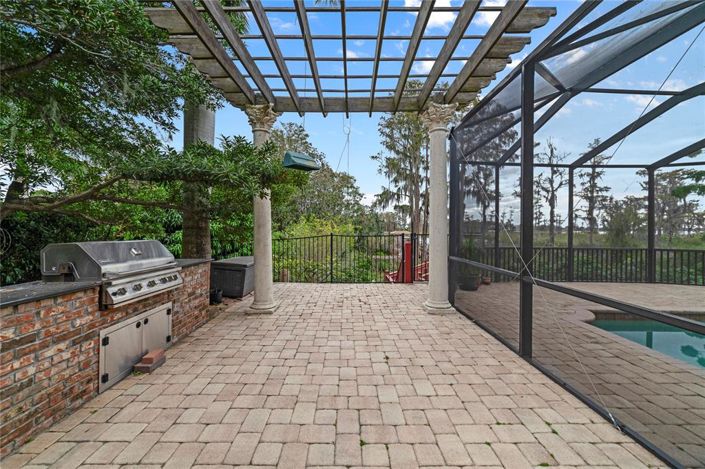 Image No.32-6 Bed Property for sale