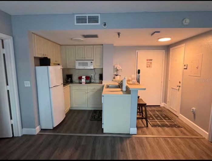 Image No.11-2 Bed Property for sale