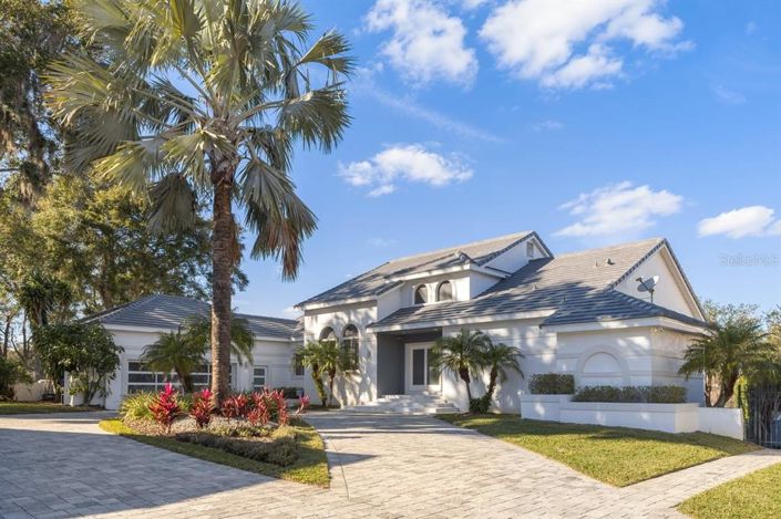 Image No.2-6 Bed Property for sale