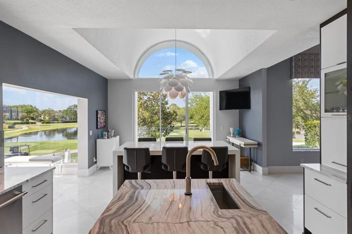 Image No.35-6 Bed Property for sale