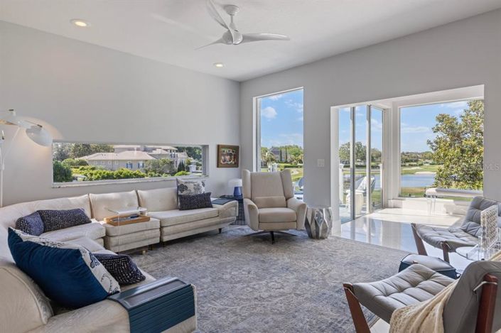 Image No.37-6 Bed Property for sale