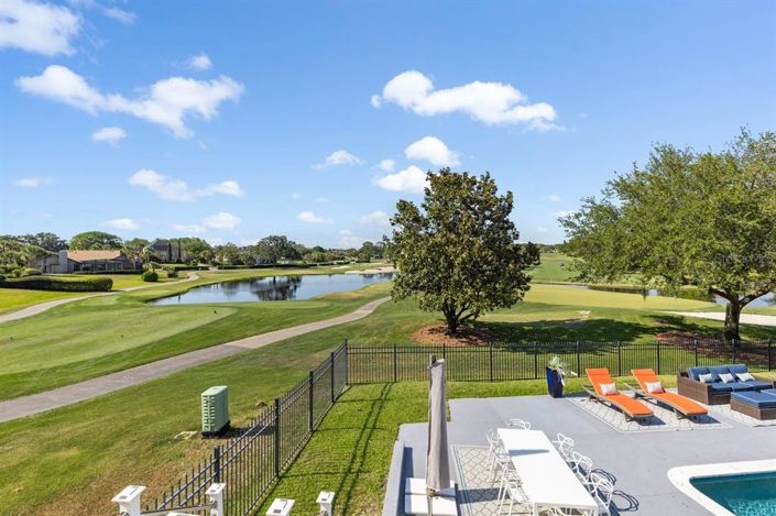 Image No.44-6 Bed Property for sale