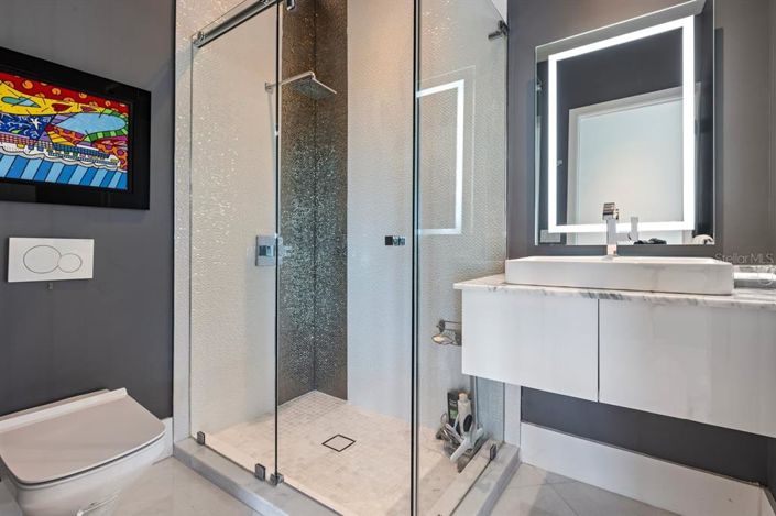 Image No.46-6 Bed Property for sale