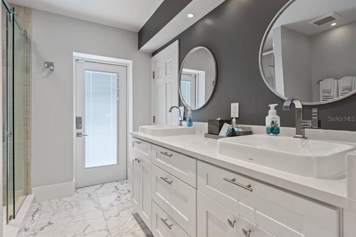 Image No.49-6 Bed Property for sale