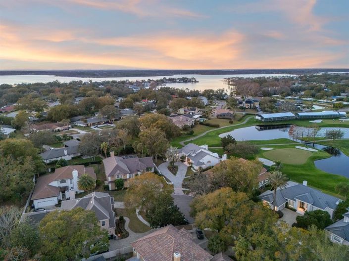 Image No.65-6 Bed Property for sale