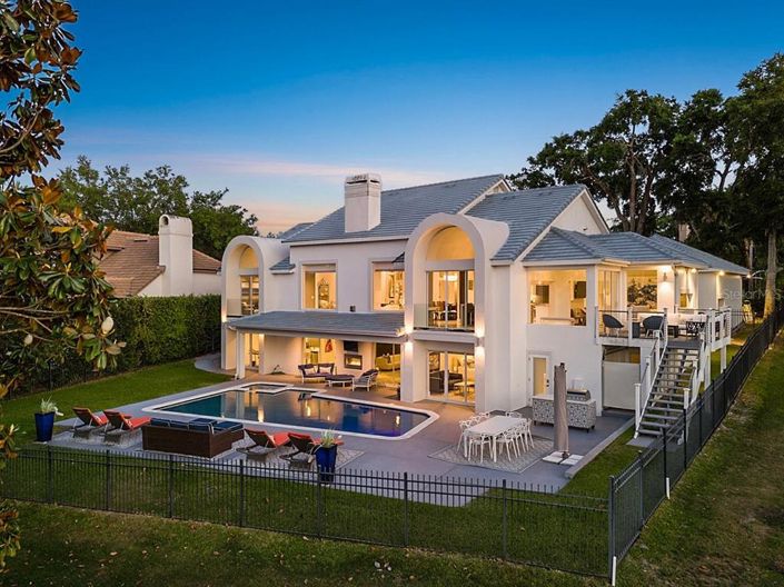 Image No.67-6 Bed Property for sale