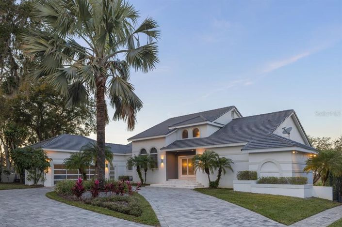 Image No.70-6 Bed Property for sale