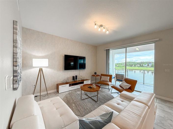 Image No.2-Propriété de 2 chambres à vendre à Kissimmee