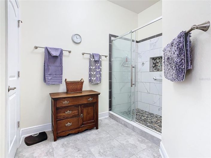 Image No.28-4 Bed Property for sale