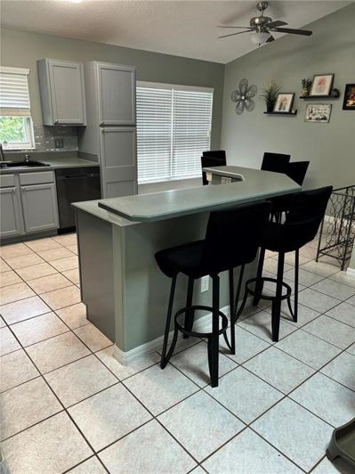 Image No.12-5 Bed Property for sale