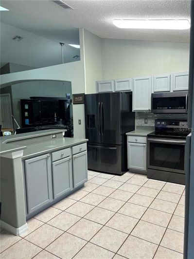 Image No.14-5 Bed Property for sale