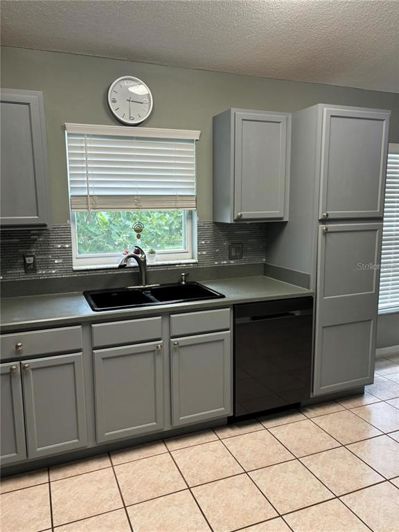 Image No.15-5 Bed Property for sale