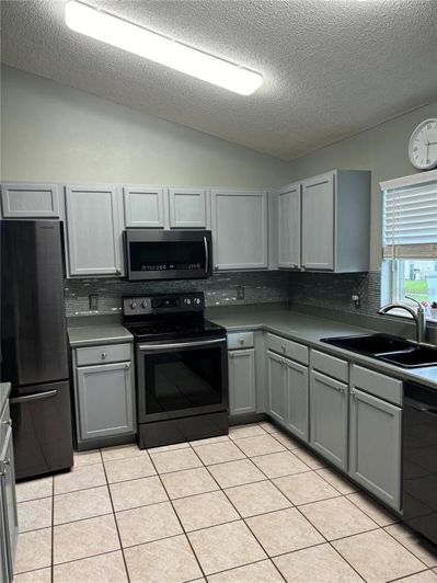 Image No.17-5 Bed Property for sale