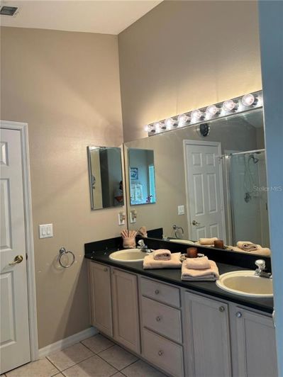 Image No.22-5 Bed Property for sale