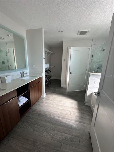 Image No.11-3 Bed Property for sale