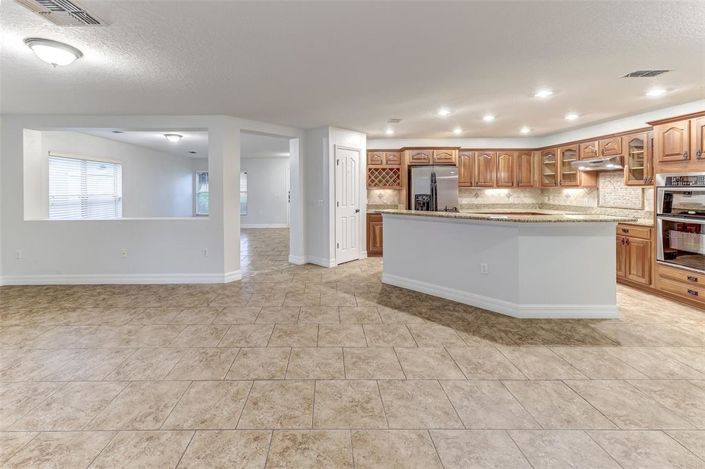 Image No.13-3 Bed Property for sale