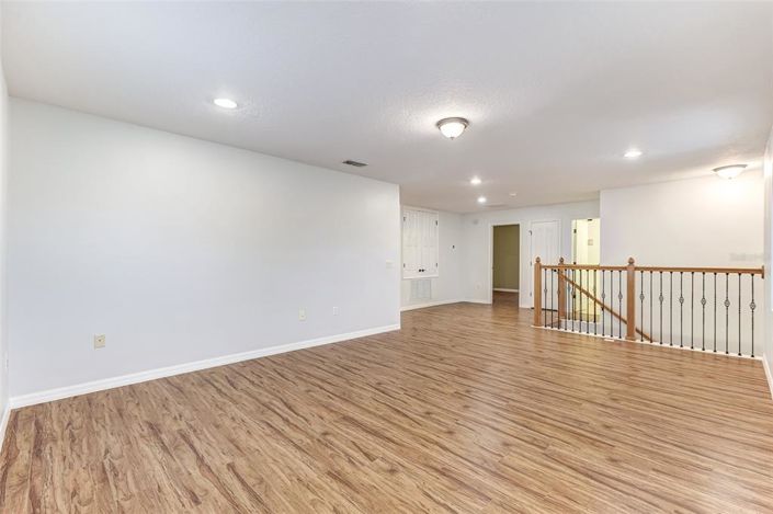 Image No.26-3 Bed Property for sale