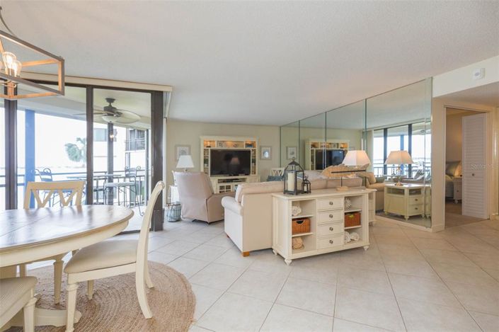 Image No.11-2 Bed Property for sale