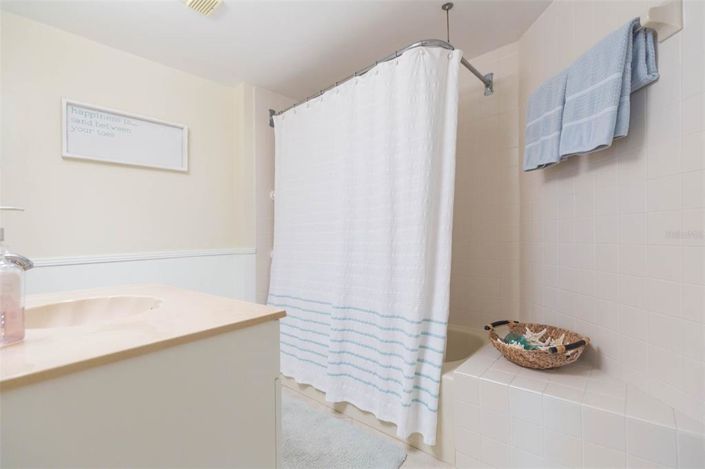 Image No.28-2 Bed Property for sale