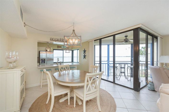 Image No.9-2 Bed Property for sale