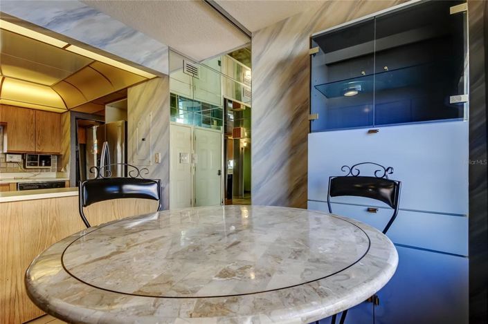 Image No.10-2 Bed Property for sale